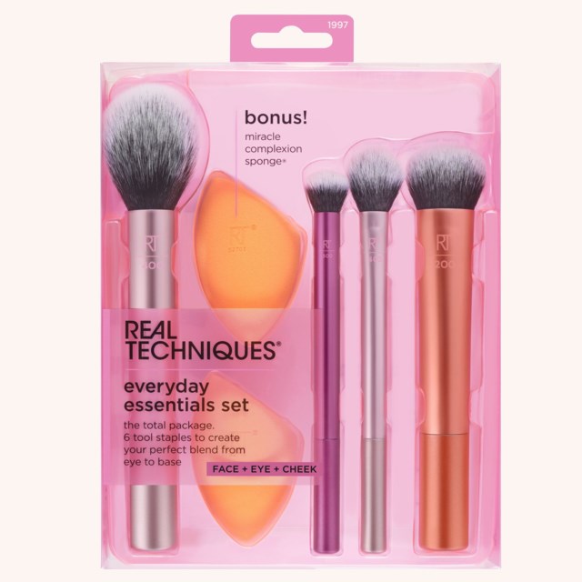 Everyday Essentials Bonus Brush Everyday Essentials Bonus Brush