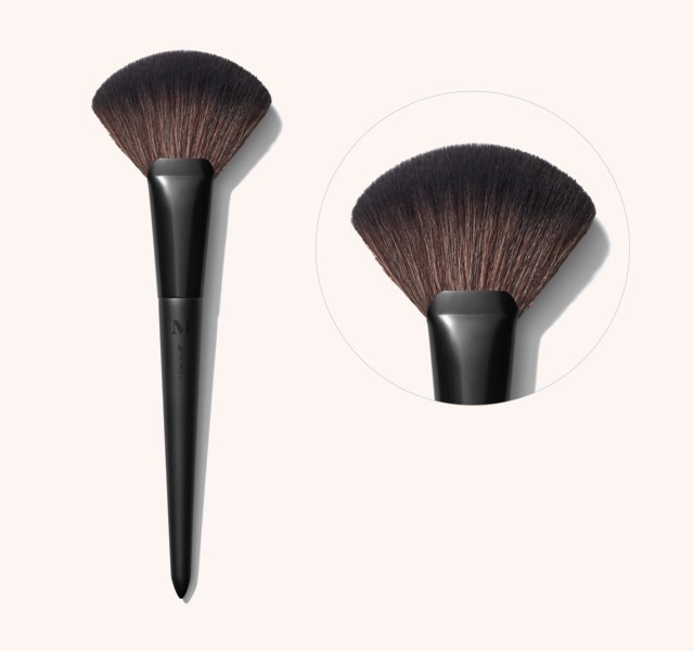 V112 Fluffy Fan Powder Brush V112 Fluffy Fan Powder Brush