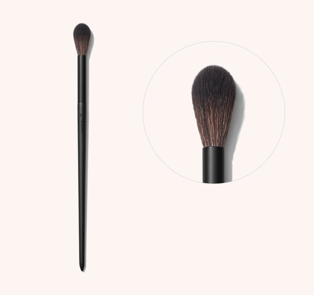 V111 Full Bodied Highlighter Brush