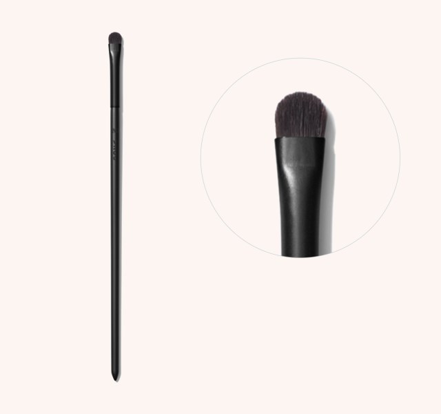 V200 Detail Packing Eyeshadow Brush