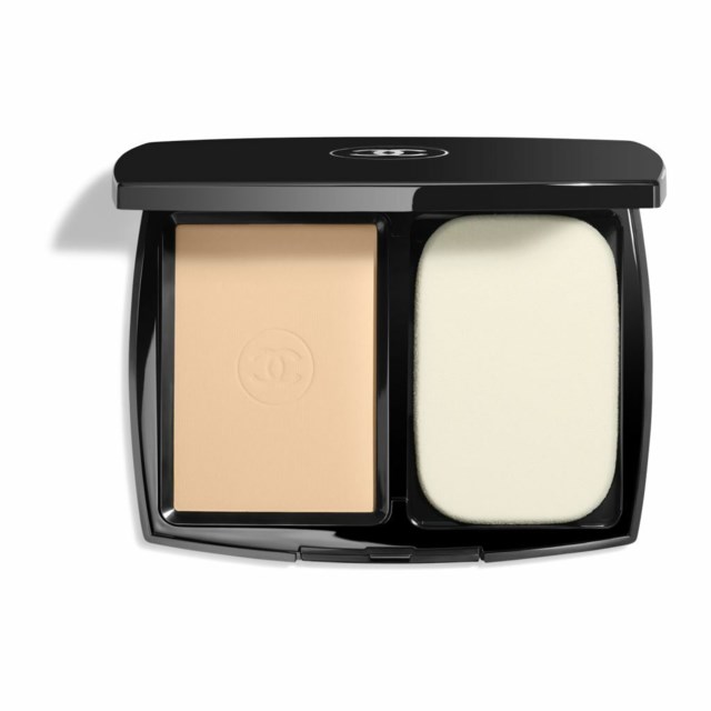 Ultrawear – All–Day Comfort Flawless Finish Compact Foundation