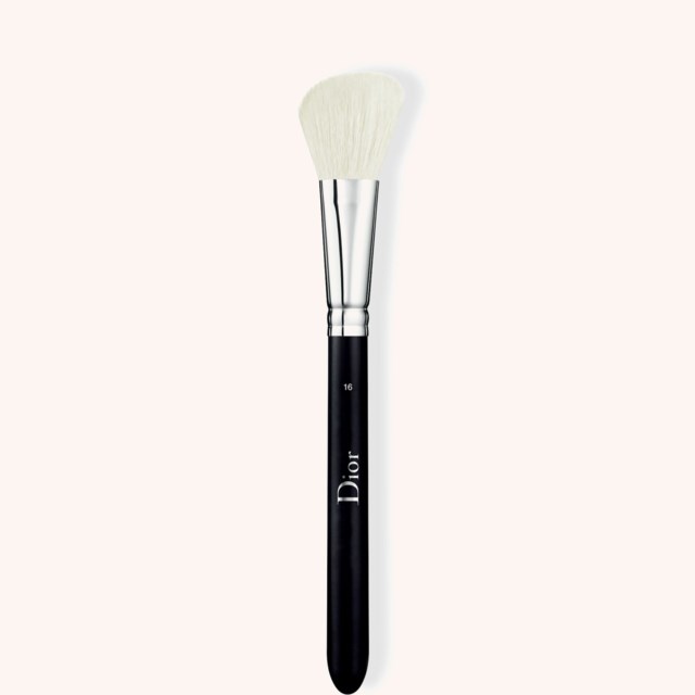 Backstage Blush Brush N° 16