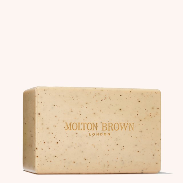 Re-charge Black Pepper Bodyscrub Bar 250 g Re-charge Black Pepper Bodyscrub Bar 250 g