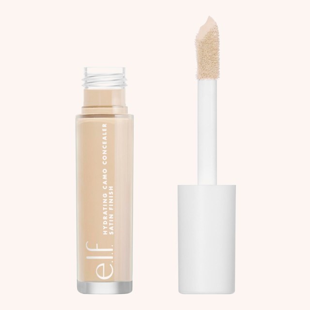 Hydrating Camo Concealer Light Ivory Hydrating Camo Concealer Light Ivory