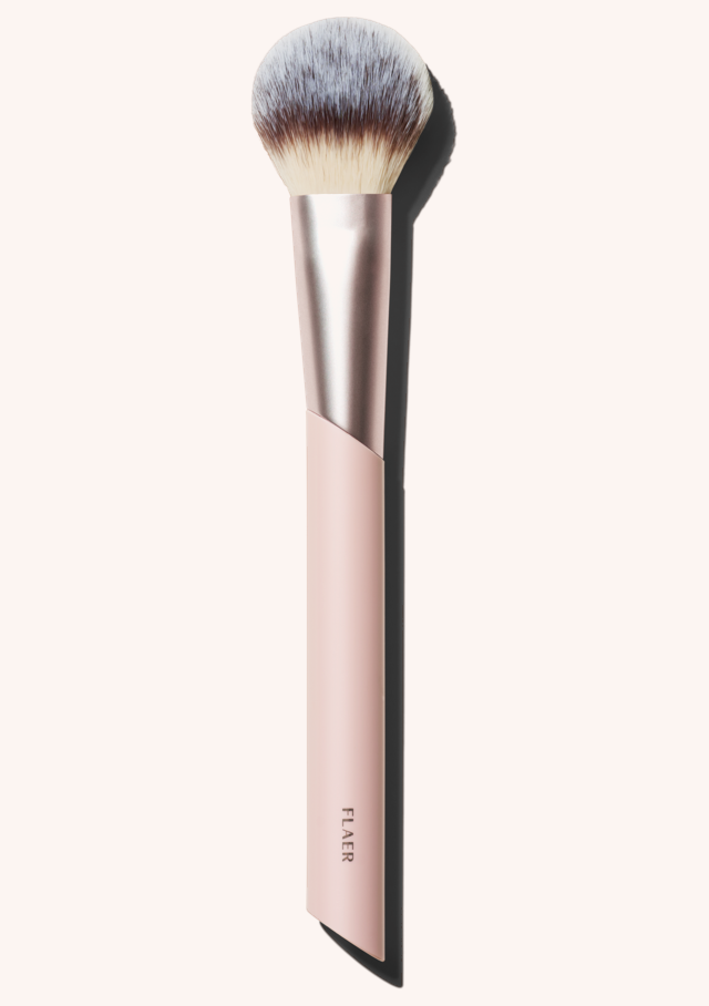 211 Sculpted Bronzer Brush