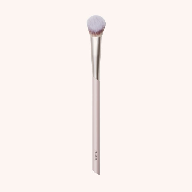 212 Angled Concealer Brush 212 Angled Concealer Brush