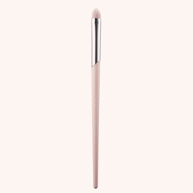 Precise Definition Eyeshadow Brush 220 Precise Definition Eyeshadow Brush 220