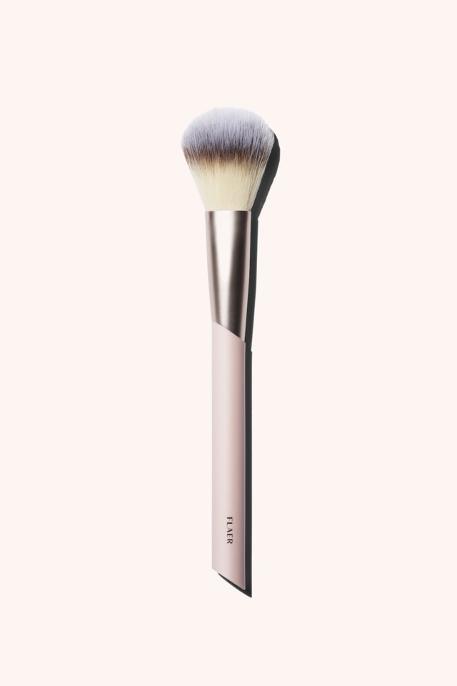 204 Flared Blush Brush